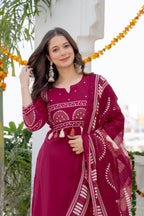 Magenta Cotton Printed Kurta Pant Dupatta Set