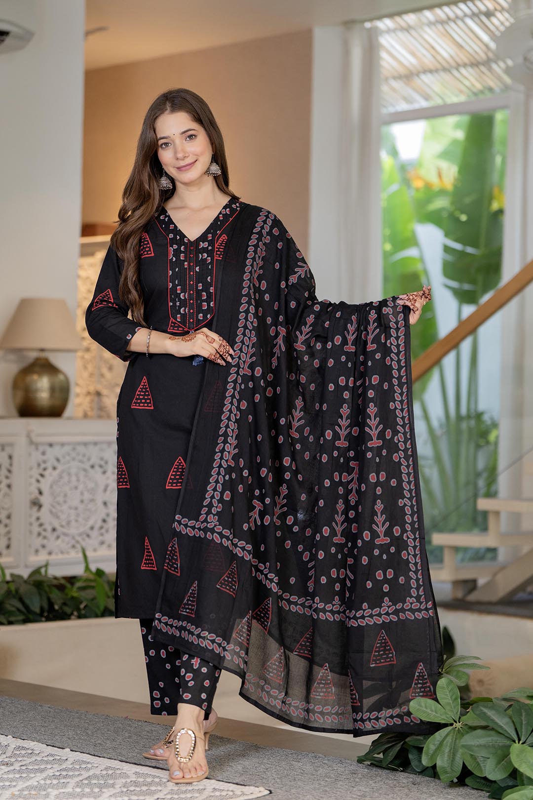 Women Pure Cotton Embroidered Kurta Sets With Dupatta