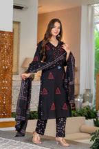 Women Pure Cotton Embroidered Kurta Sets With Dupatta