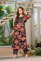 Women Pure Cotton Printed Kurta Sets With Dupatta