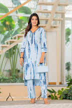 Women Dyed Regular Pure Cotton Kurta with Trousers