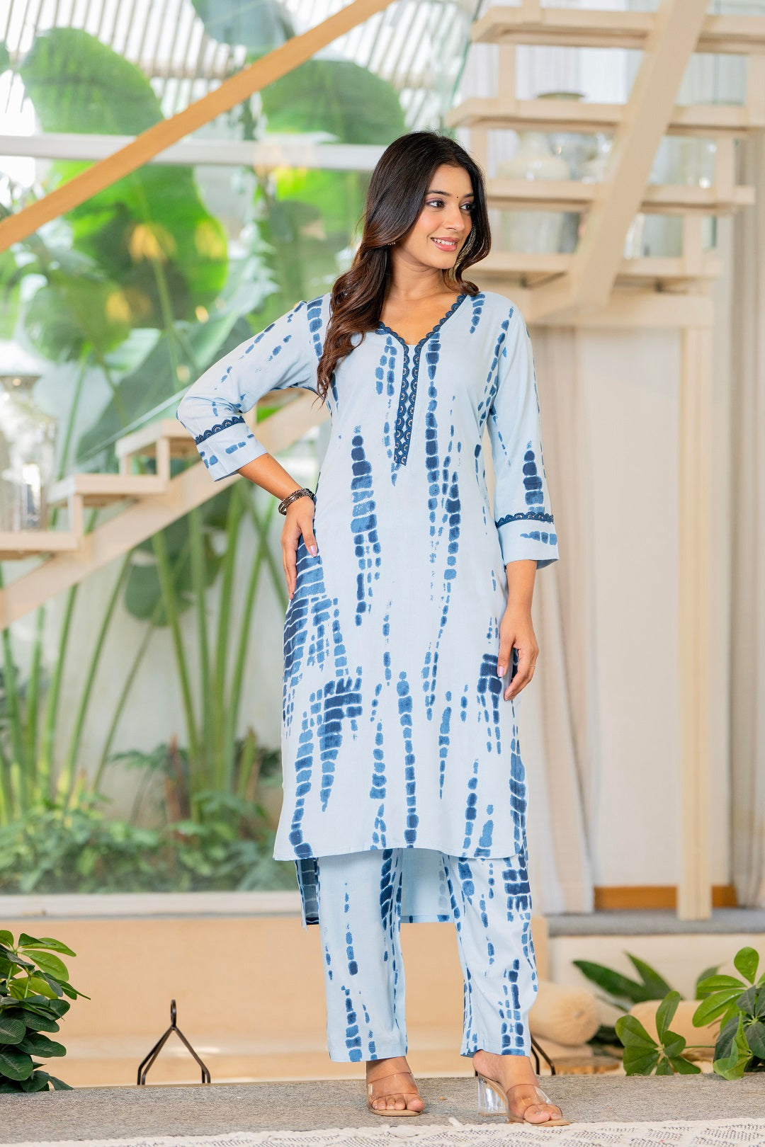 Women Dyed Regular Pure Cotton Kurta with Trousers