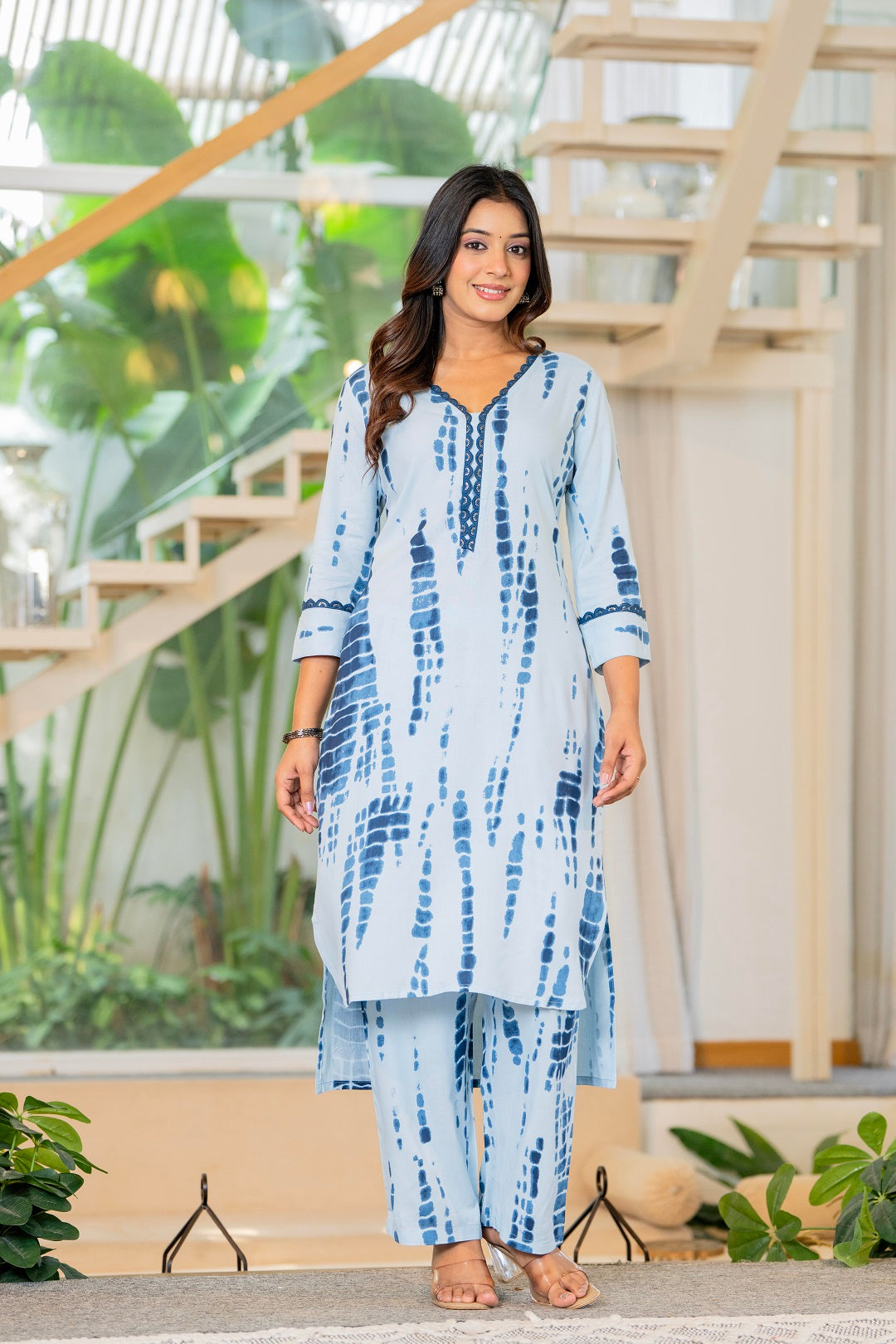 Women Dyed Regular Pure Cotton Kurta with Trousers