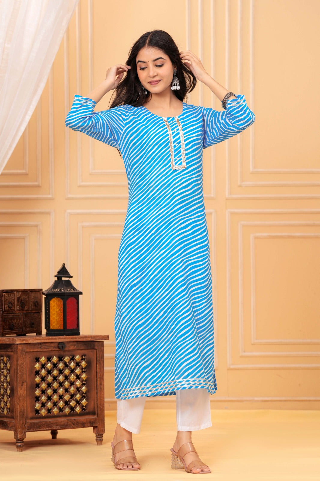 Blue Printed Straight Kurta with Round Neck