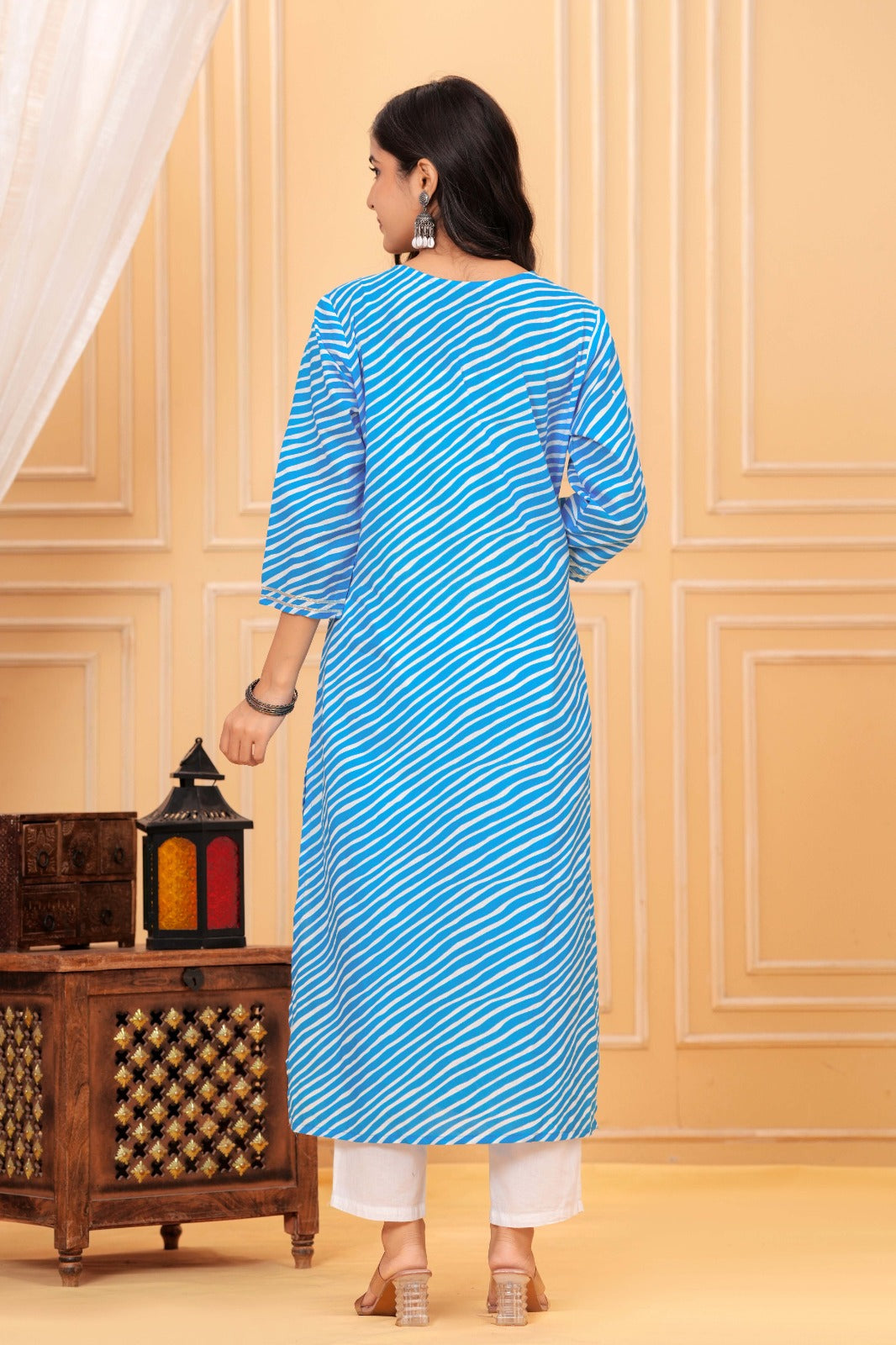 Blue Printed Straight Kurta with Round Neck