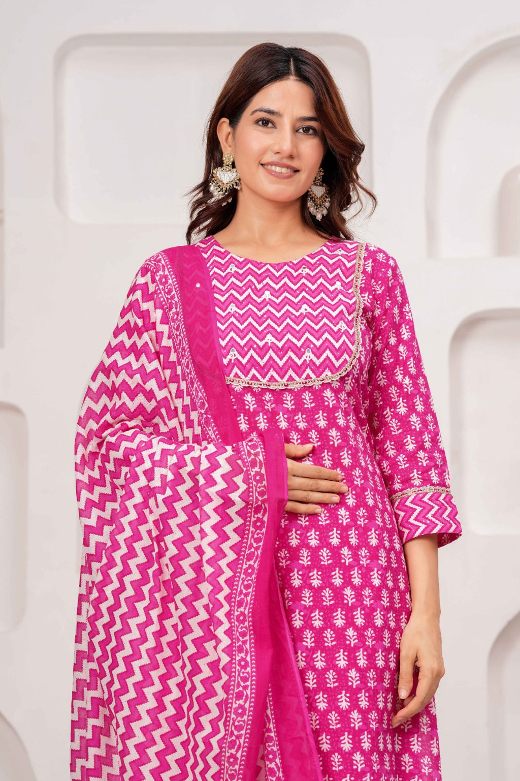 Pink Printed Kurta Pant Dupatta Set with 3/4 Sleeve