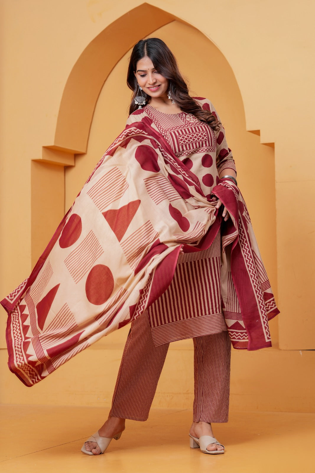 Women’s Beige & Maroon Printed Kurta Pant Dupatta Set – Elegant 3 Piece Ethnic Wear